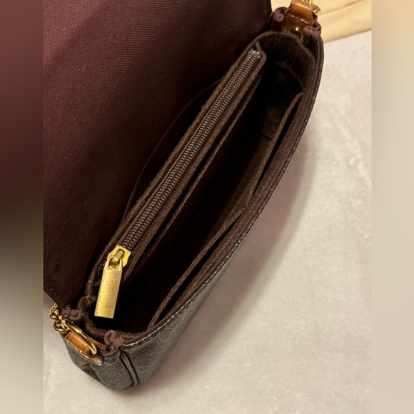 Louis Vuitton Favorite PM Monogram Purse - Picture 11 of 14